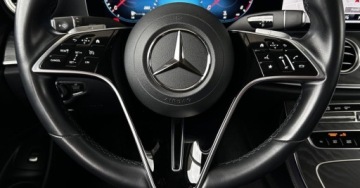 Mercedes Klasa E W213 Limuzyna 2.0 220d 194KM 2020 Mercedes-Benz Klasa E E220 4matic Od dealera Kamera cofania LED Martwe Pole, zdjęcie 14