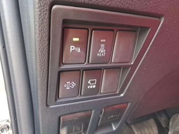 Toyota Hilux VIII Podwójna kabina Facelifting 2.8 D-4D 204KM 2023 Toyota Hilux Hilux Invincible 2.8 D-4D 204KM, automat - cesja leasingu 2.8, zdjęcie 19