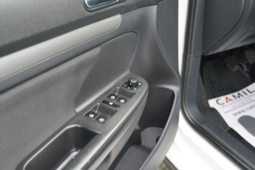 Volkswagen Golf VI Variant 1.6 TDI-CR DPF BlueMotion 105KM 2011 Volkswagen Golf Variant 1.6 TDi 105KM, zdjęcie 8