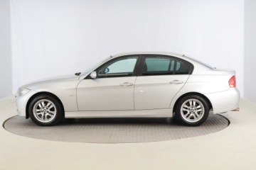 BMW Seria 3 E90-91-92-93 Limuzyna E90 318i 129KM 2007 BMW 3 318 i, Xenon, Klima, Klimatronic, Tempomat, zdjęcie 2