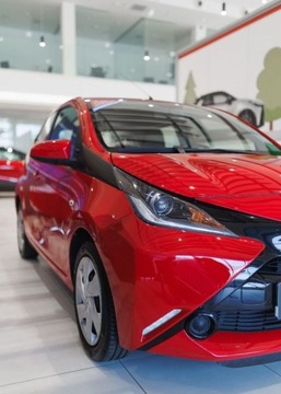 Toyota Aygo II Hatchback 5d 1.0 VVT-i 69KM 2015 Toyota Aygo 1.0 VVT-i X-play Benzyna 69KM, zdjęcie 17