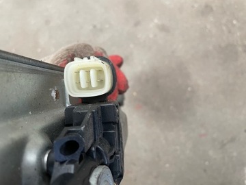 MITSUBISHI GRANDIS ZVEDÁK OKNO LEVÝ ZADNÍ