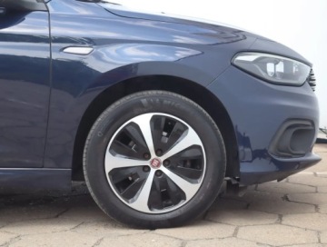 Fiat Tipo II Station Wagon 1.6 MultiJet 120KM 2017 Fiat Tipo 1.6 MultiJet, Automat, Skóra, Navi, zdjęcie 12
