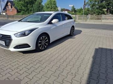 Hyundai i40 Kombi Facelifting 1.7 CRDi 141KM 2015 Hyundai i40 Kombi 1.7 CRDi DCT Premium 141KM 2015r przestronny i komfortowy, zdjęcie 2