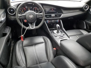 Alfa Romeo Giulia II Sedan Facelifting 2.0 Turbo 280KM 2021 Alfa Romeo Giulia wersja sport, 2.0 280km RWD od ubezpieczalni 2.0 Benzyna, zdjęcie 7