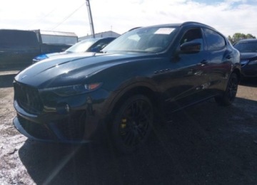 Maserati Levante 2021 Maserati Levante 2021r., GranSport, 3.0L, 4x4, od ubezpieczalni 3.0 Benzyna, zdjęcie 2