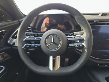 Mercedes Klasa E W214 Sedan 2.0 220d 197KM 2025 Mercedes-Benz Klasa E E 220d 4MATIC AMG Superscreen Burmester 4D Kamer, zdjęcie 13
