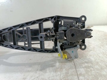 KLIKA DVEŘE LEVÝ PŘEDNÍ OPEL CORSA D