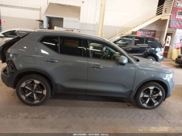 Volvo XC40 2021 Volvo XC 40 T5 Momentum 2021 2.0l 2.0 Benzyna 248KM, zdjęcie 6