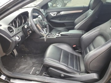 Mercedes Klasa C W205 2013 Mercedes-Benz Klasa C 63 AMG 2013 6.2l 6.2 Benzyna 451KM, zdjęcie 7