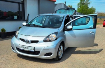 Toyota Aygo I Hatchback 3d 1.0 VVT-i 68KM 2011 Toyota Aygo 1,0 Ben Klima Benzyna 68KM, zdjęcie 12