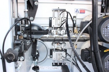 Кромкооблицовочный станок, предварительное фрезерование, обрезка углов, 2 скребка, полировальная машина LOGICA 7