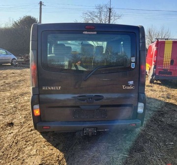 Renault Trafic II 2004 Renault Trafic Renault Trafic 2.5 dCi Passenger Privilege 2.5 Diesel 135KM, zdjęcie 2
