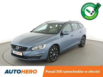 Volvo V60 I Kombi Facelifting 2.0 D2 DRIVE-E 120KM 2018 Volvo V60 FV23 2.0D Linje Svart Klimatyzacja