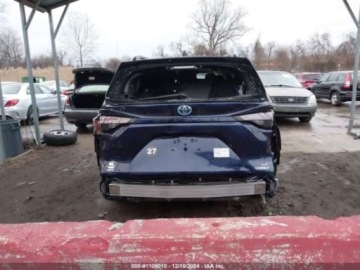 Toyota Sienna III 2024 Toyota Sienna Le, 2024r., 4x4, 2.5L 2.5 Benzyna 189KM, zdjęcie 7