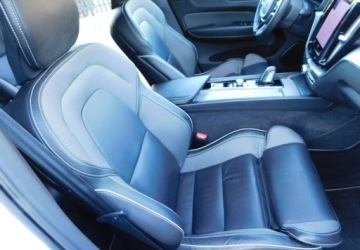 Volvo XC60 II Crossover T5 250KM 2020 Volvo XC 60 2.0T5 z Gwarancja Bezwypadkowy Model 2021r 2.0 Benzyna 250KM, zdjęcie 15