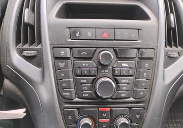 Opel Astra J Sedan 1.6 Twinport ECOTEC 115KM 2016 Opel Astra 2016r, Salonowa. 1.6 LPG. Uszkodzony prawy bok. Jezdzi. 1.6, zdjęcie 13