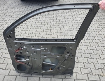 DVEŘE PRAVÝ PŘEDNÍ TOYOTA HILUX VIII 15-