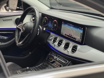 Mercedes Klasa E W213 Limuzyna 2.0 220d 194KM 2020 Mercedes-Benz E 220 AMG / Avantgarde / Ambiente /, zdjęcie 36