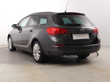 Opel Astra J Sports Tourer 1.4 Twinport ECOTEC 100KM 2011 Opel Astra 1.4 16V, Klima, Tempomat, Parktronic, zdjęcie 3