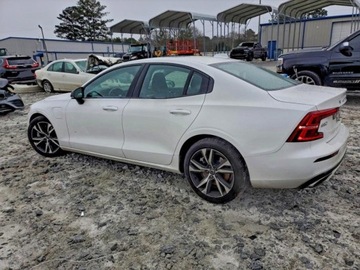 Volvo S60 III 2022 Volvo S60 2022 Volvo S60 Recharge Plug-In Hybrid T8 PHEV R-Design Expressio, zdjęcie 3