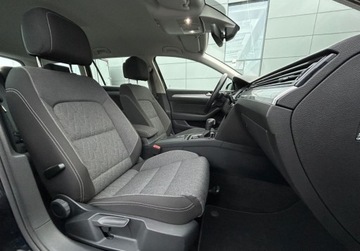 Volkswagen Passat B8 Variant Facelifting 1.5 TSI EVO 150KM 2023 Volkswagen Passat Variant Business Pakiety, ACC, Podgrzewane fotele, ergo, zdjęcie 16