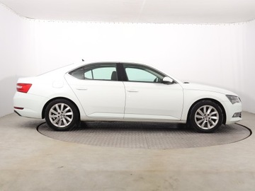 Skoda Superb III Liftback 1.4 TSI 125KM 2016 Skoda Superb 1.4 TSI, Salon Polska, Xenon, zdjęcie 5