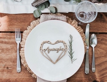 Деревянные свадебные открытки на свадьбу Имена, узоры.