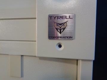 Наклейка с эмблемой корпорации Tyrell 468c