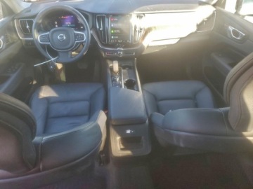 Volvo XC60 II 2022 Volvo XC 60 B5 Momentum 2022 2.0 Benzyna 247KM, zdjęcie 8