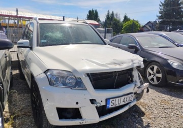 Mercedes GLK Off-roader 2.1 200 CDI BlueEFFICIENCY 143KM 2011 Mercedes-Benz GLK 2011r, 2.0CDI. Uszkodzony lewy przod. 2.1 Diesel 143KM, zdjęcie 1