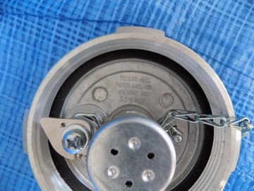 КЛЮЧИ КРЫШКИ ТОПЛИВНОГО БАКА E12641035 HITACHI EH1100-3