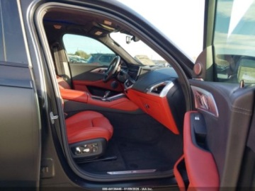 BMW XM 2024 BMW XM 2024 4.4l 4.4 Benzyna 483KM, zdjęcie 9