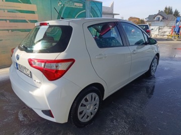 Toyota Yaris III Hatchback 5d Facelifting 2017 1.5 Hybrid 100KM 2018 Toyota Yaris hybrid 2018 po serwisie bezwypadkowy Salon PL Serwis, zdjęcie 17
