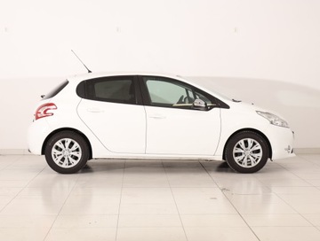 Peugeot 208 I Hatchback 3d 1.2 VTI 82KM 2013 Peugeot 208 1.2 PureTech, Klima, Tempomat, zdjęcie 5
