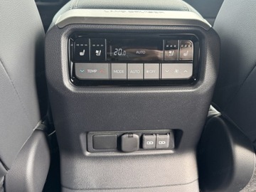 Toyota Land Cruiser VII Terenowy 5d 2.8 D-4D 204KM 2025 Od ręki - Executive 2.8 Diesel 205KM | Martwe pole!, zdjęcie 15