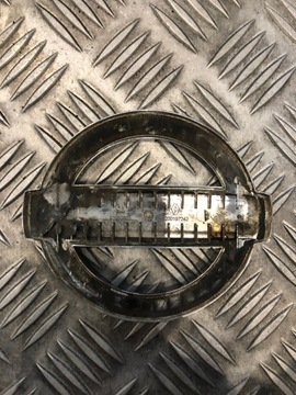 ZNAK ZADNÍ DVEŘE NISSAN PRIMASTAR 8200197242