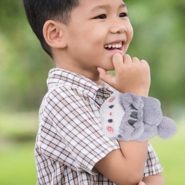 PLUSZOWA BRANSOLETKA Z KOTAMI UPOMINKI NA IMPREZY TEMATYCZNE