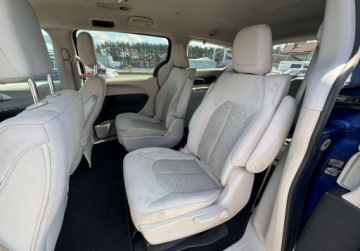 Chrysler Pacifica II 2018 Chrysler Pacifica 2018 Chrysler Pacifica HYBRID TOURING PLUS auto w Polsce, zdjęcie 15
