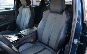 Peugeot 3008 II Plug-In Hybrid Facelifting 1.6 HYBRID 225KM 2021 Peugeot 3008 Peugeot 3008 225 e-EAT8 Allure Pack 1.6 Hybryda Plug-in 225KM, zdjęcie 17