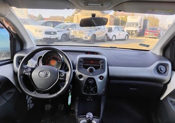 Toyota Aygo II Hatchback 5d 1.0 VVT-i 69KM 2017 Toyota Aygo 122017r,SALON POLSKA1.0 Benzyna. Uszkodzony przod i lewy bok., zdjęcie 5