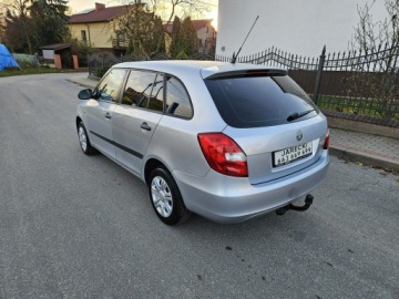 Skoda Fabia II Kombi 1.2 70KM 2009 Škoda Fabia Skoda Fabia Opłacona Zdrowa Zadbana, zdjęcie 5