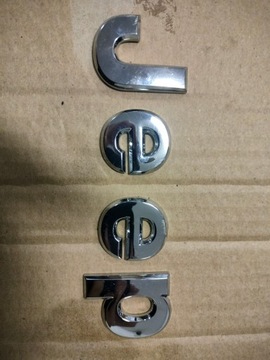 ZNAK KAPOTY JEEP CHEROKEE 2017