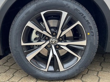 Toyota C-HR II SUV Plug-In 2.0  223KM 2025 Od ręki - Style 2.0 Hybrid Dynamic Force Plug-in 223KM | Podgrzewane fotele, zdjęcie 11