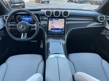 Mercedes GLC C254/X254 Coupe 2.0 220d 197KM 2024 Mercedes-Benz GLC 220 d 4 MATIC Coupe AMGPremium PlusBurmesterJasne Wnetrze, zdjęcie 14