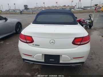 Mercedes Klasa C W206 2021 Mercedes-Benz Klasa C 300 Cabriolet 2021 2.0l 2.0 Benzyna 255KM, zdjęcie 4