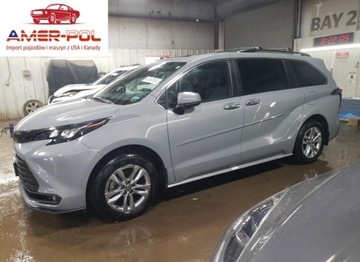 Toyota Sienna III 2022 Toyota Sienna XLE 2022 2.5l 2.5 Hybryda 245KM