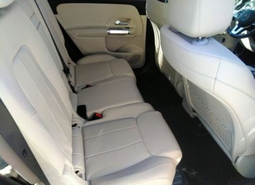 Mercedes GLB 2021 Mercedes-Benz GLB 2021, 2.0L, 4x4, porysowany lakier 2.0 Benzyna 221KM, zdjęcie 6