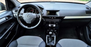 Opel Astra J Sports Tourer 1.6 Twinport ECOTEC 115KM 2010 Opel Astra BENZYNA nawigacja KLIMA super okazja POLECAMY 1.6, zdjęcie 35