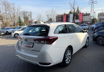 Toyota Auris II Touring Sports Facelifting 1.8 Hybrid 136KM 2016 Toyota Auris salon Polska, Podgrzewane fotele, Kamera 1.8 Hybryda 136KM, zdjęcie 27